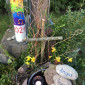 Osterszene mit Grab und Steinen
